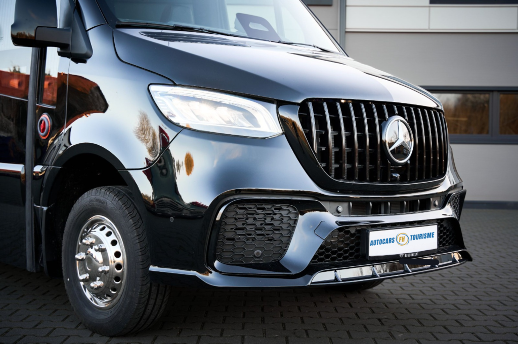 Minibus VIP Autocars FH Toursime 2